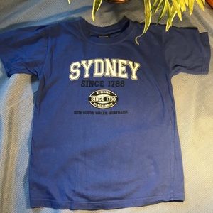 Samsousan Design Blue Sidney 1788 Tee